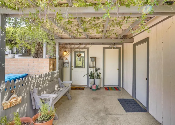 Walkable W/ Patio In Tucson! Apartment *