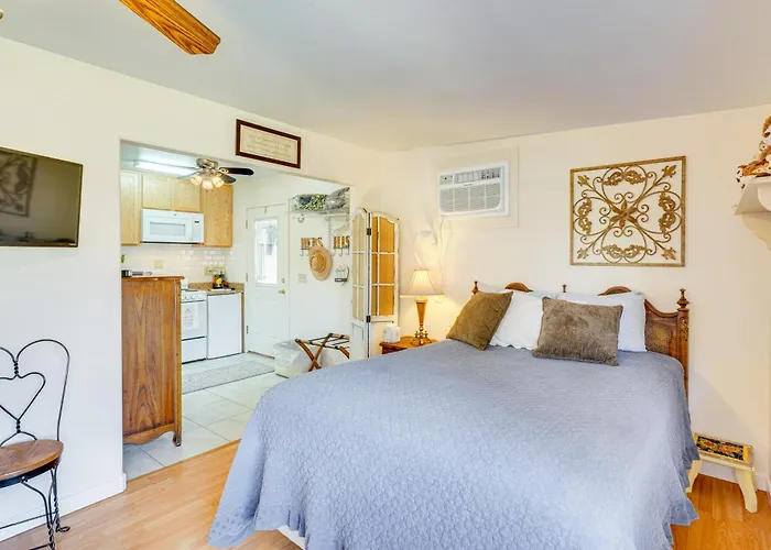 Walkable W/ Patio In Tucson! * Tucson